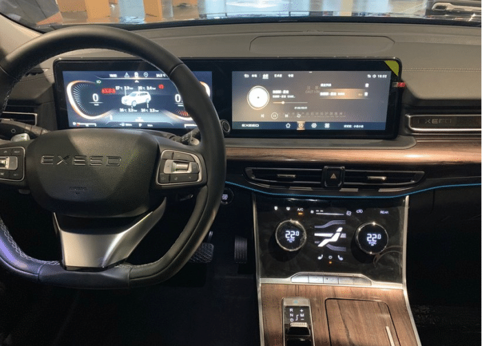 奇瑞星途vx到店实拍,尺寸比汉兰达大一圈,2.0t有254马力