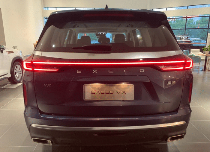 奇瑞星途vx到店实拍,尺寸比汉兰达大一圈,2.0t有254马力