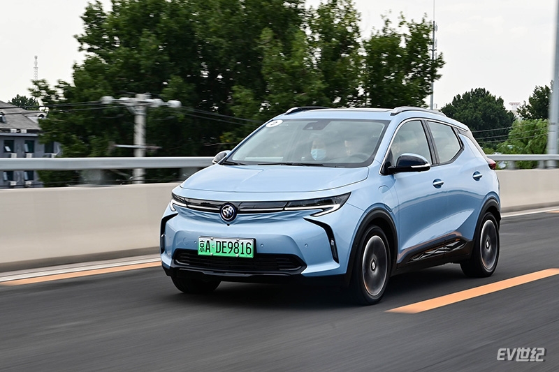 简单体验上汽通用别克微蓝7-新浪汽车