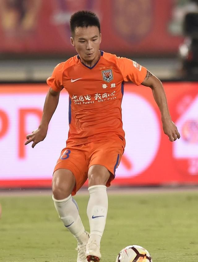 姚均晟又一次选择离开,去追逐他的足球梦,离开就是更好的归来|蒿俊闵|