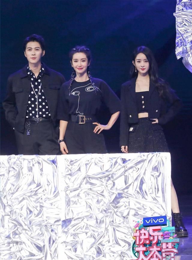 而乐华则派出了王一博,韩庚和王晰.