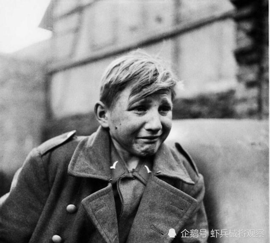 16岁小德军成俘虏,后被问其想怎么死时,说的4个字让人心酸