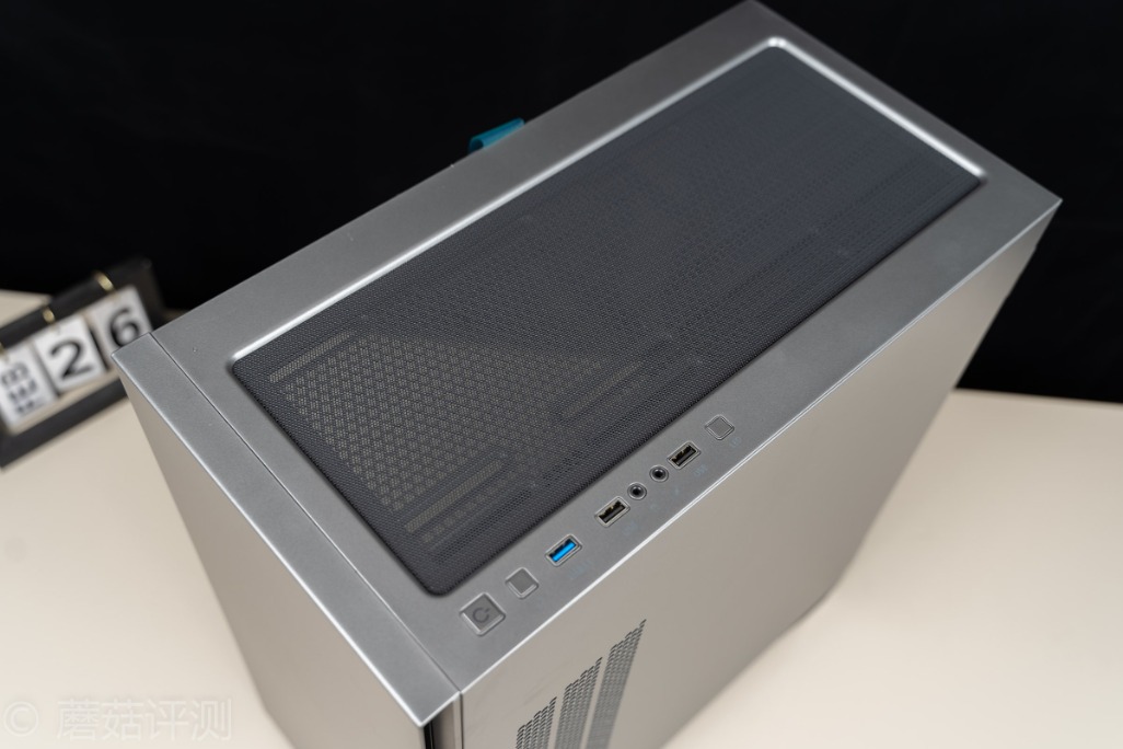 双面侧开,简洁美观,爱国者(aigo)yogo k1机箱 评测
