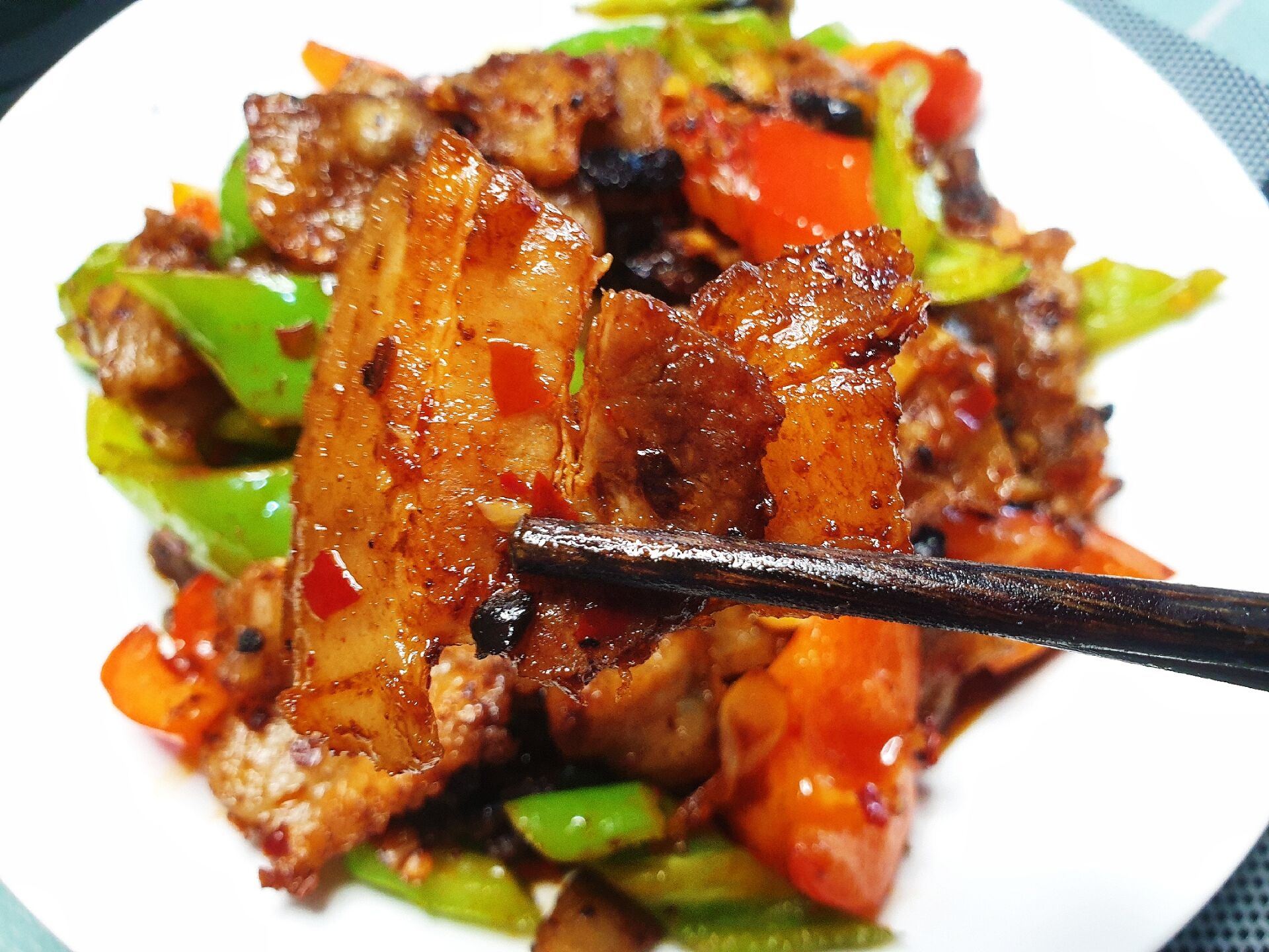 大爱回锅肉虽然没有蒜苗的回锅肉算不上正宗,但真的另有一番风味