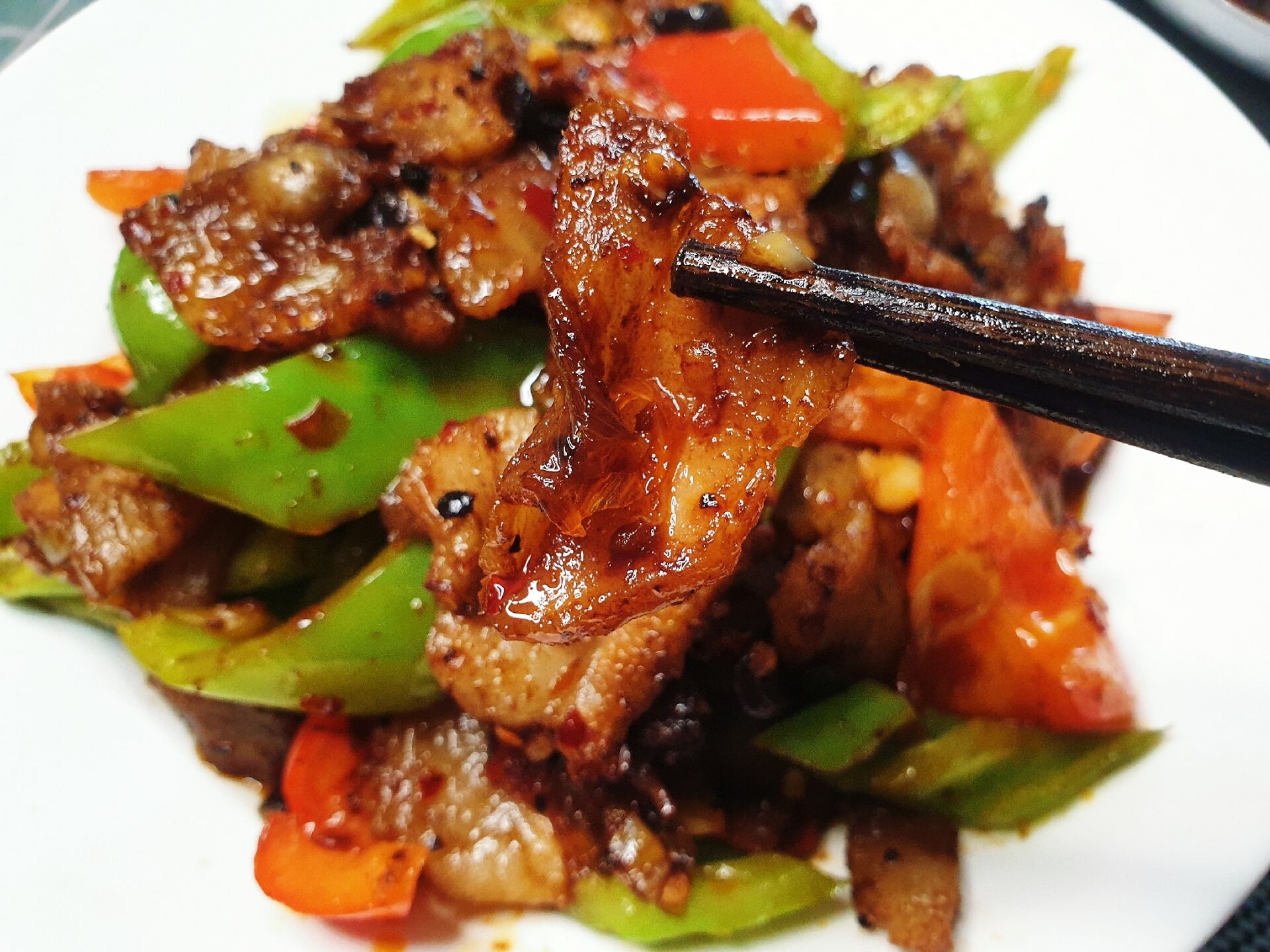 大爱回锅肉虽然没有蒜苗的回锅肉算不上正宗,但真的另有一番风味