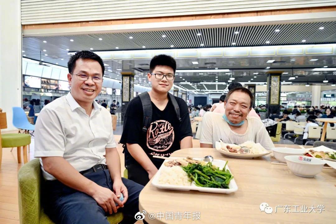 原来梦想真的可以实现，感谢没有放弃努力的你！休闲区蓝鸢梦想 - Www.slyday.coM