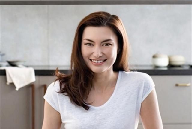 混血美女刘碧丽,为洗米华生下三个孩子后,遗憾出局