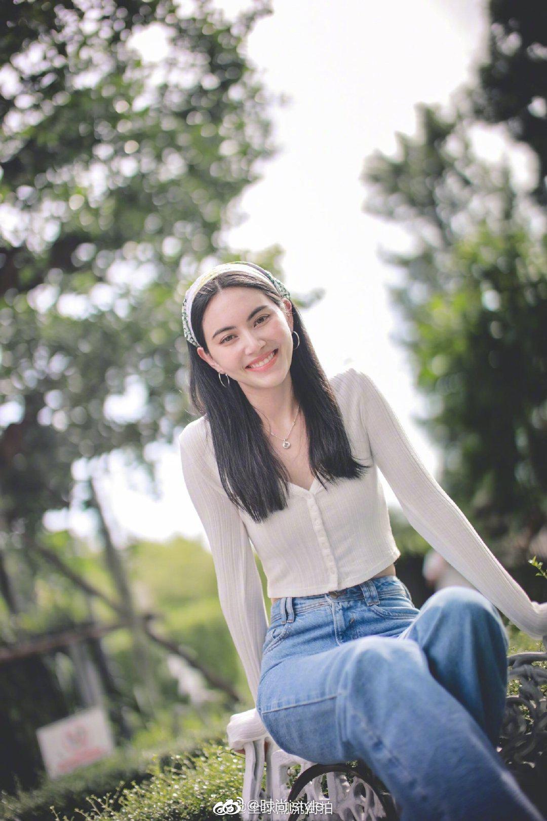 泰国女星mai davika日常穿搭 戴头巾甜美复古大小姐