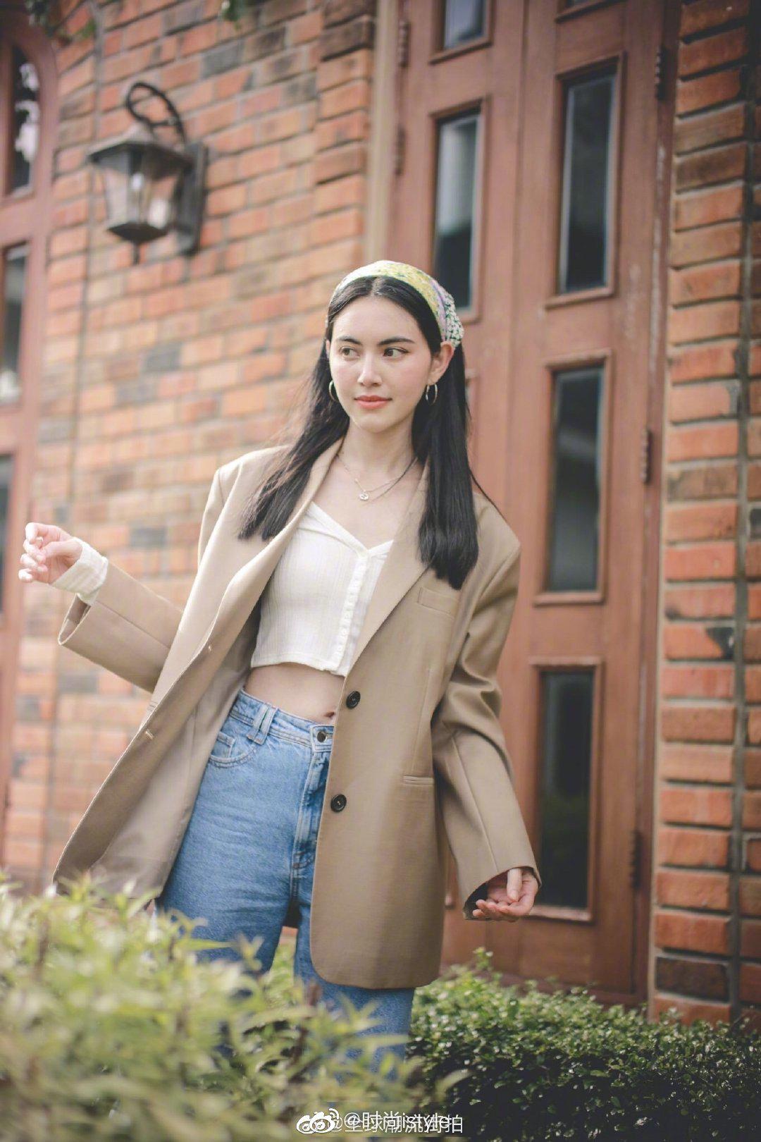 泰国女星mai davika日常穿搭 戴头巾甜美复古大小姐