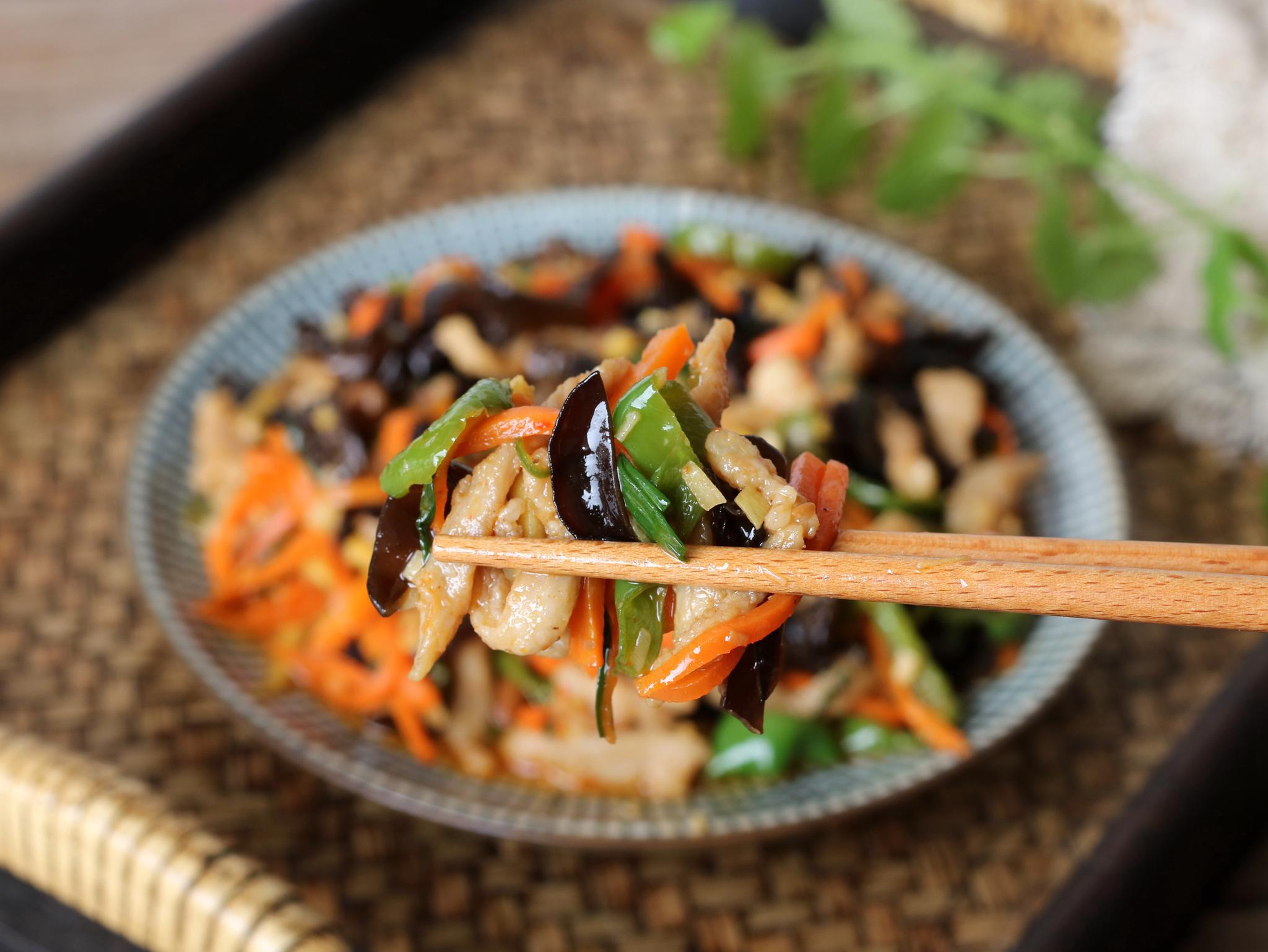 用蔬菜的边角料做经典川菜鱼香肉丝好吃又下饭一点不浪费