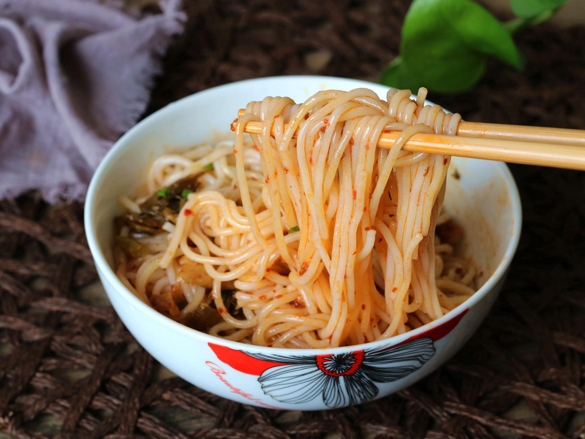 想吃凉拌粉在家做,价值两千元的秘制凉拌汁,配方和