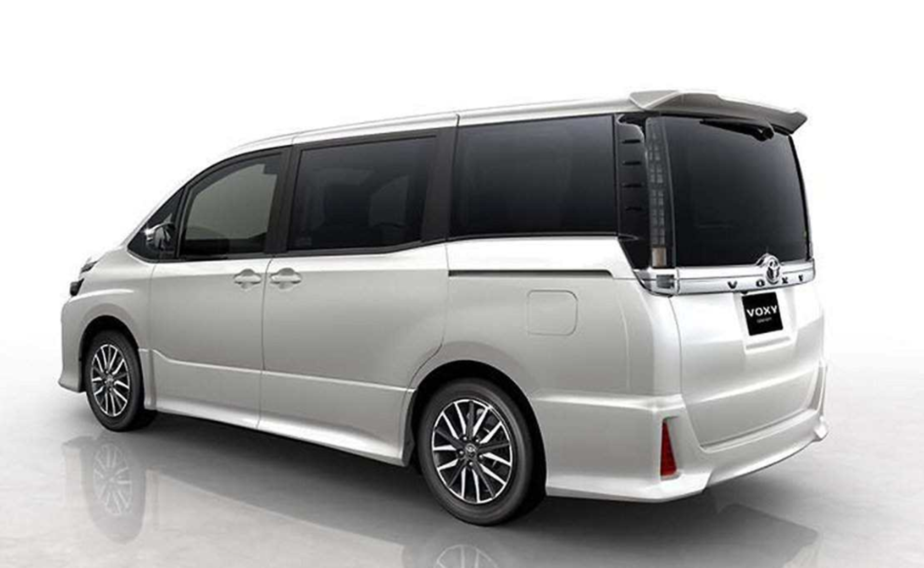 丰田voxy来了,小"埃尔法"全新车标,售15万比gl8还香-新浪汽车