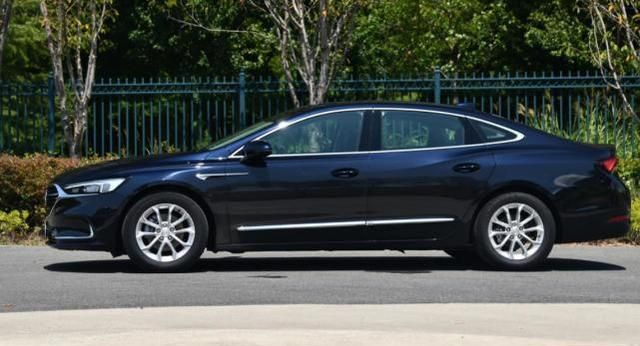 别克君越车长超过迈腾,拥有双层隔音,可惜跌了4万也不火