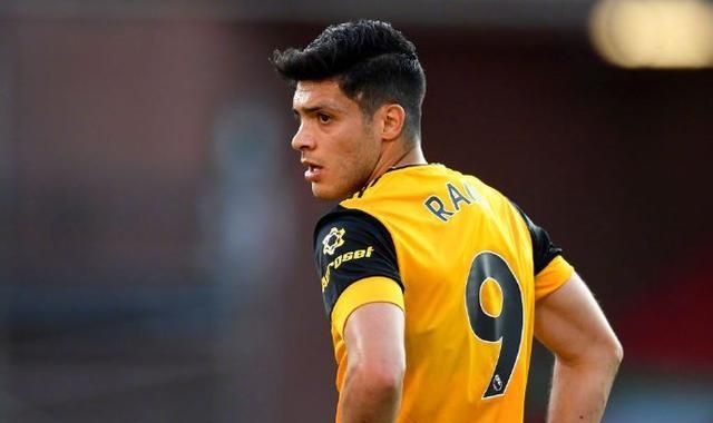 英超中资球队踢爆对手,4分钟内连轰2球,球员拥抱狂欢|特拉奥雷|狼队