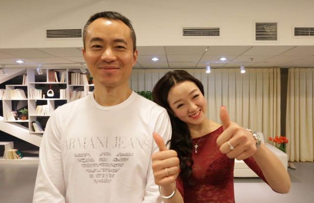 二婚妻子对他不离不弃,儿子11岁了很可爱|邱启明|李菡|央视_新浪新闻