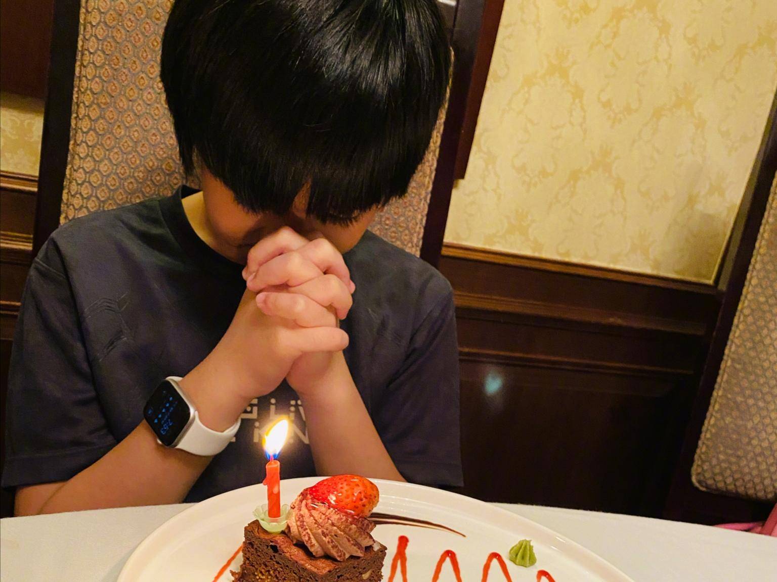 小哭包变小大人!林志颖晒kimi近照