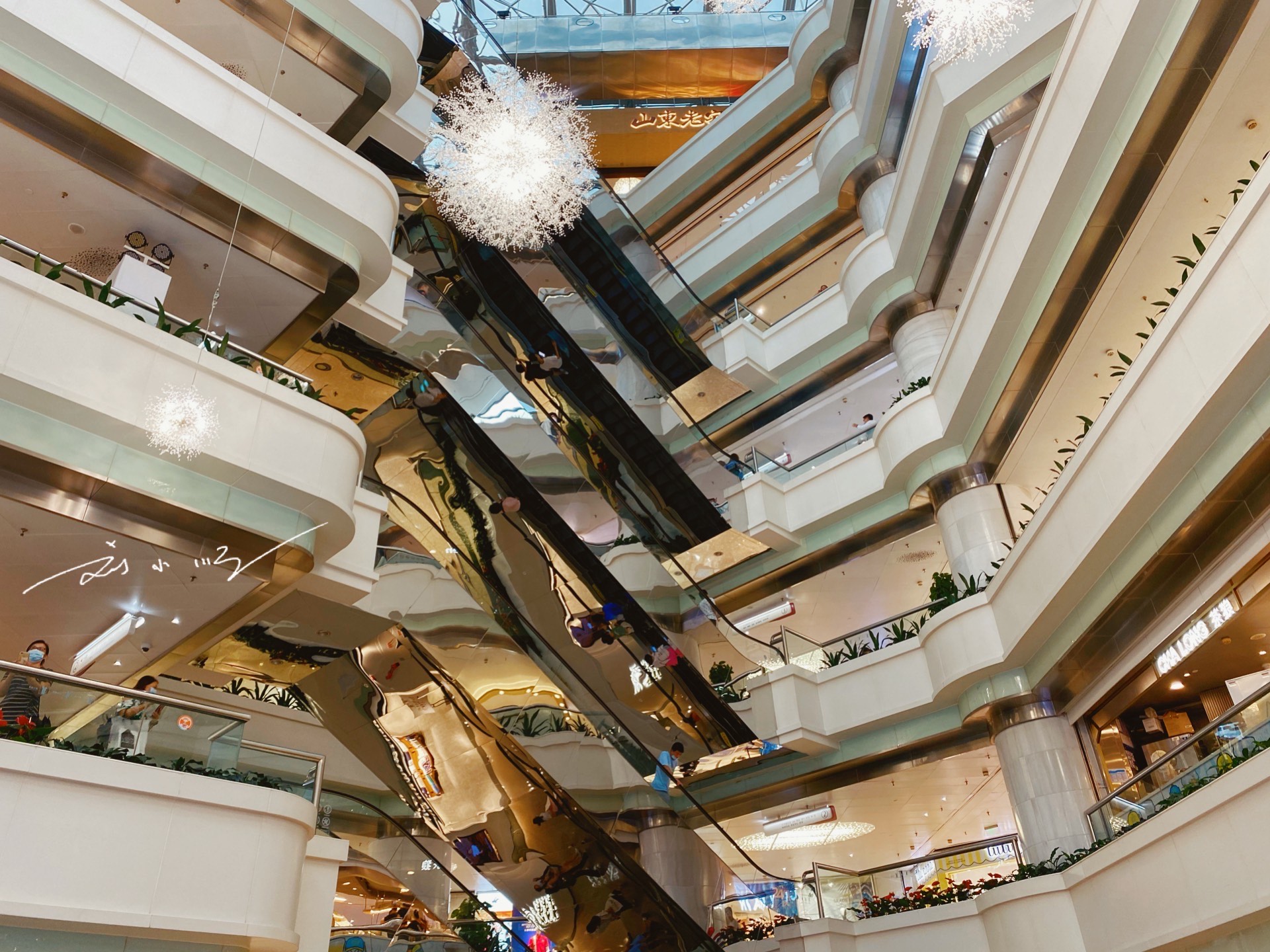 广州最有代表性的商场之一,曾经引领潮流,现在却被游客嫌弃太老