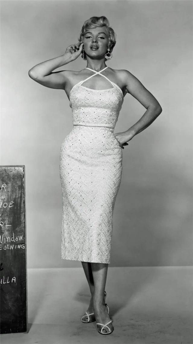 赫本的舞鞋,梦露的包臀裙,50年代的时尚感,放在现在也不掉价