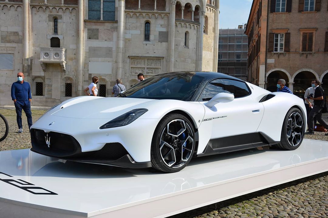 全新玛莎拉蒂mc20实车 非常时尚