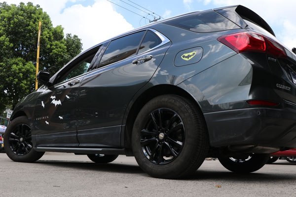 雪佛兰探界者轮毂改亮黑色烤漆