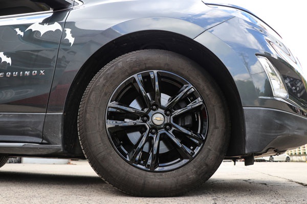 雪佛兰探界者轮毂改亮黑色烤漆-新浪汽车