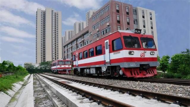 重庆市有一所奇怪的大学面积不大却可以在校园内跑火车