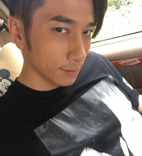 真男神!前tvb小生吴卓羲入行多年积蓄丰厚,41岁生日低调捐钱