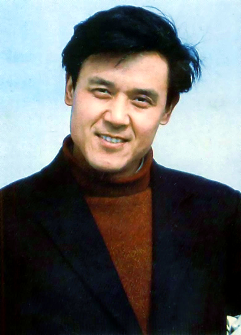 著名表演艺术家达式常近照曝光,虽已80岁,但精神矍铄风采依旧