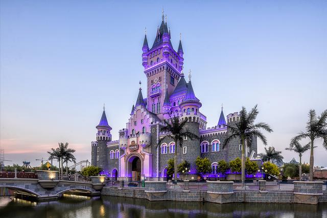 林更新为什么去天津方特城堡而不去迪士尼呢?