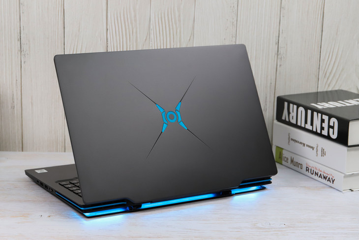 199mm的性能怪兽荣耀猎人游戏本v700评测