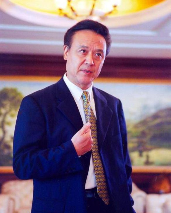 著名表演艺术家达式常近照曝光,虽已80岁,但精神矍铄风采依旧