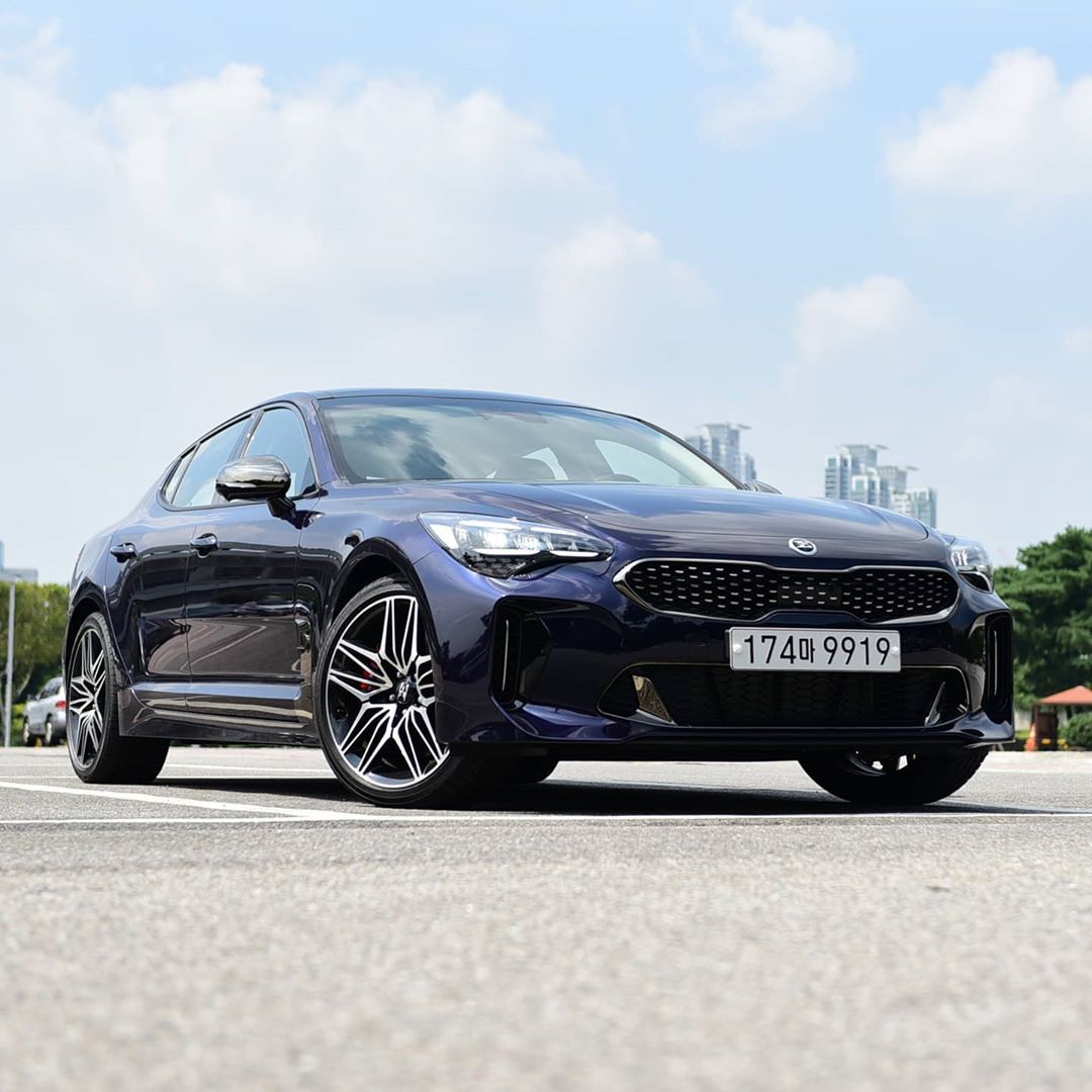 新款起亚斯汀格实车 非常大气的造型