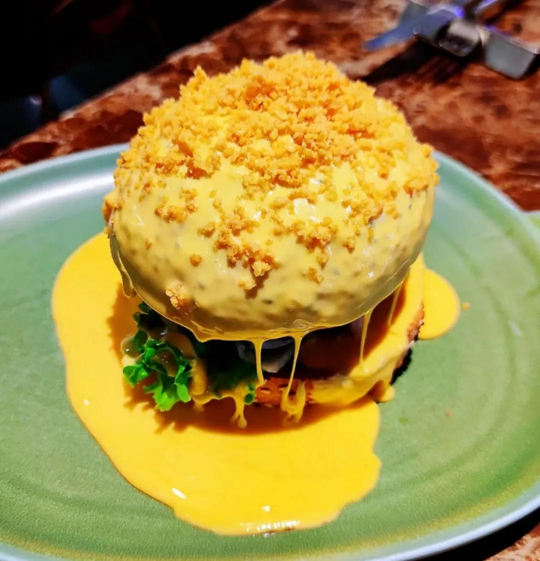 三里屯新晋美国网红汉堡明星都要来打卡排队两小时才能吃到