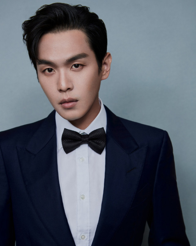 被刘昊然调侃胖好多张若昀晒照宣布减重10斤