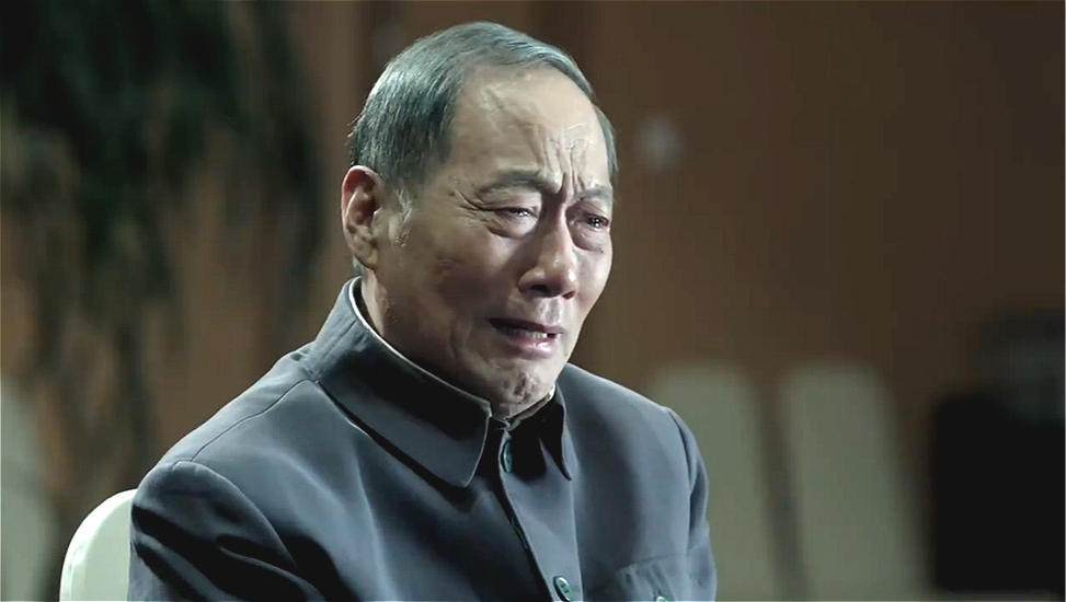 他就是老戏骨白志迪,对于这个名字可能你会陌生,但看到他的照片估计