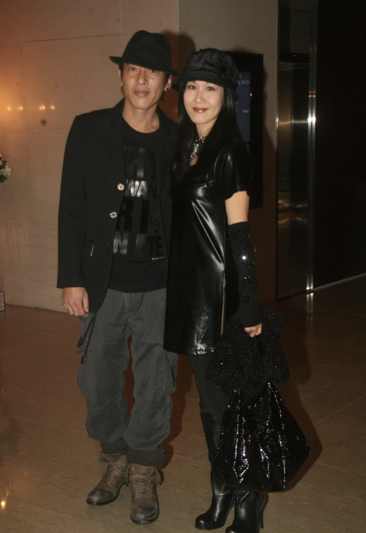 吕颂贤隔空为麦景婷庆生,晒合照公开示爱,结婚12年已放弃生育