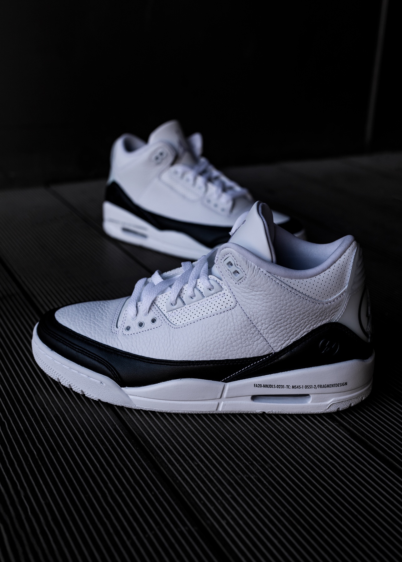 等了6 年的「藤原浩闪电 aj3」明天发售!小编开箱上脚抢先看!