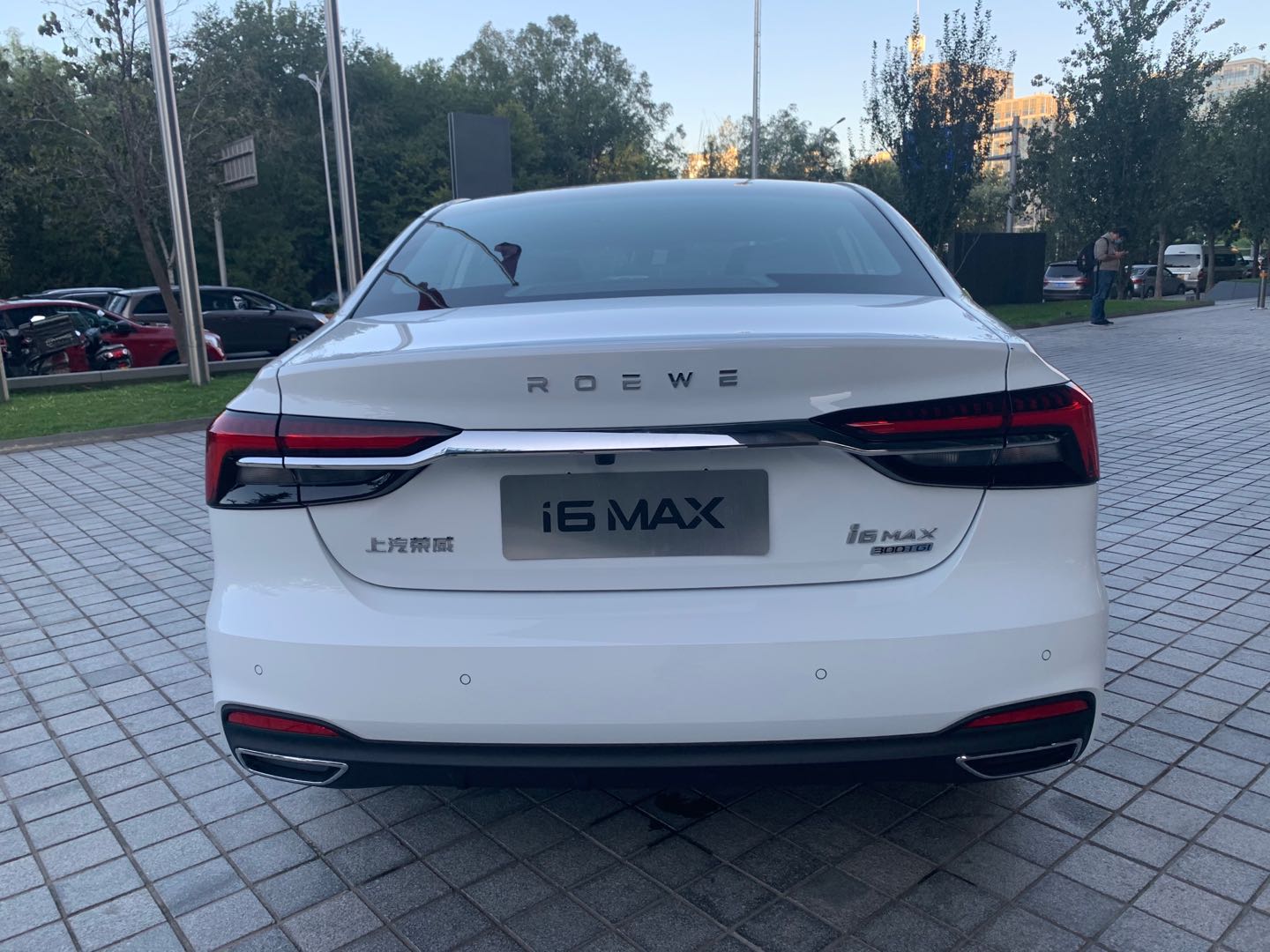 主打全景天幕荣威i6max荣威ei6max上市售10981568万元