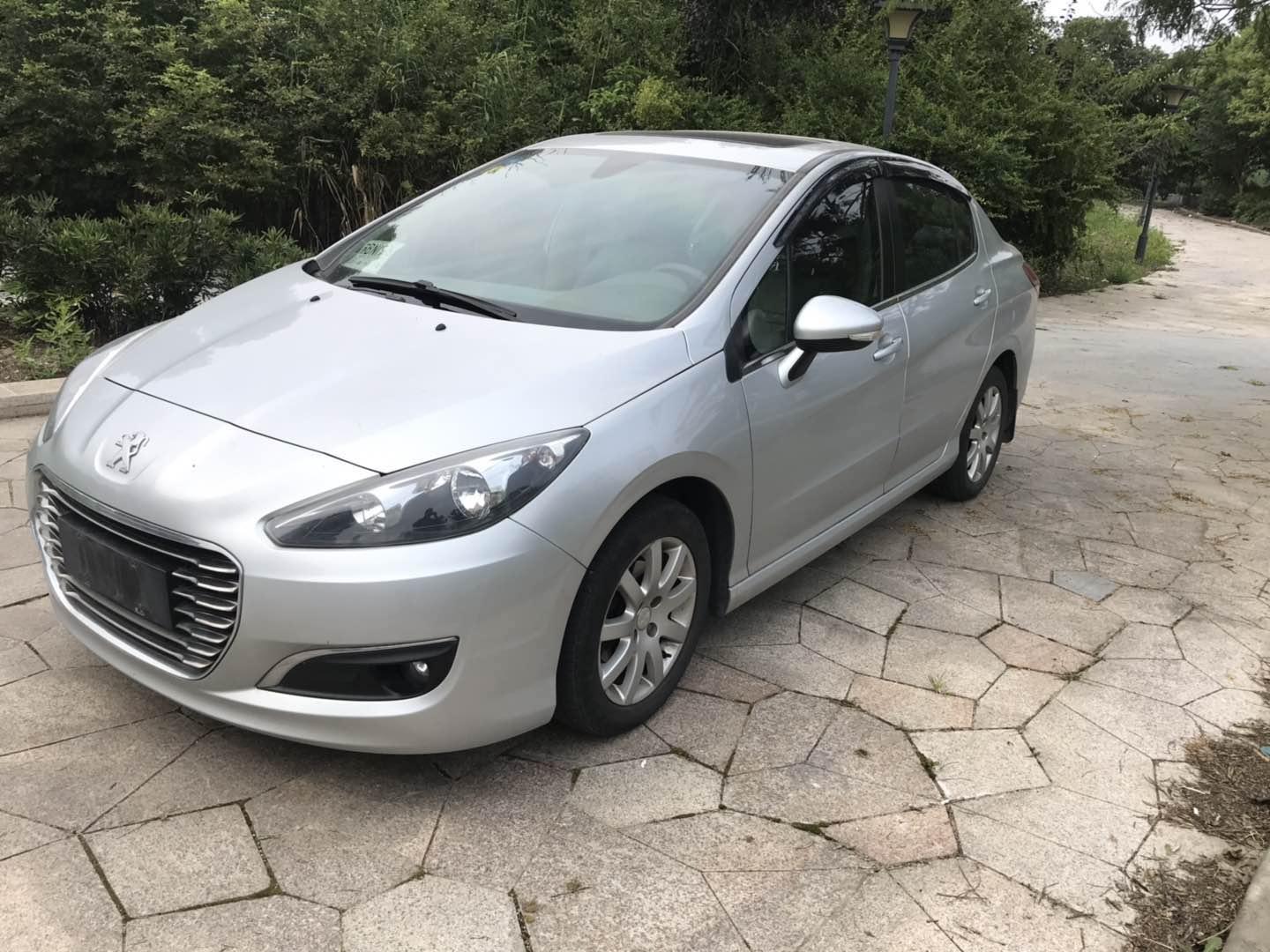 3万多买台标致308自动挡还带天窗法系二手车性价比是真高