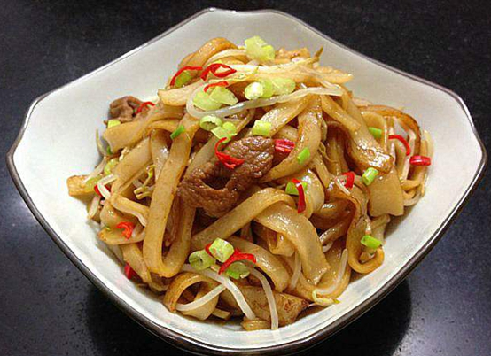 优选食谱香辣猪蹄醪糟蛋花汤青椒木耳炒腐竹炒河粉的做法