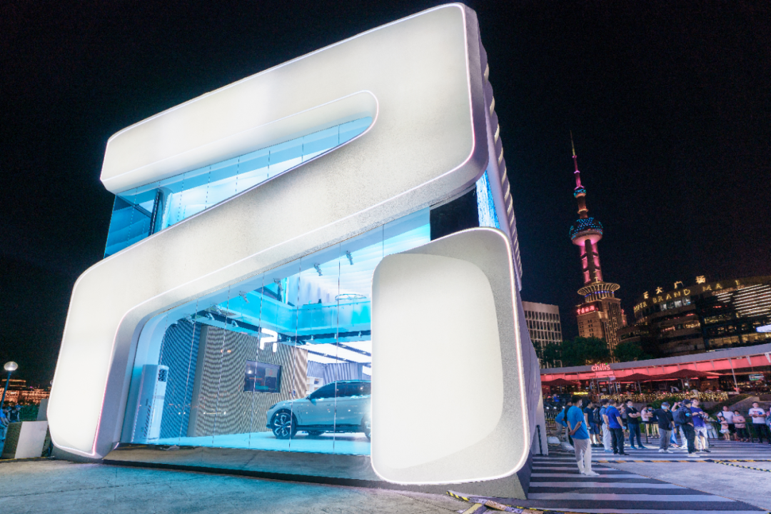 r新天地体验中心是全国首家r-super center城市旗舰店,也是r标构建新