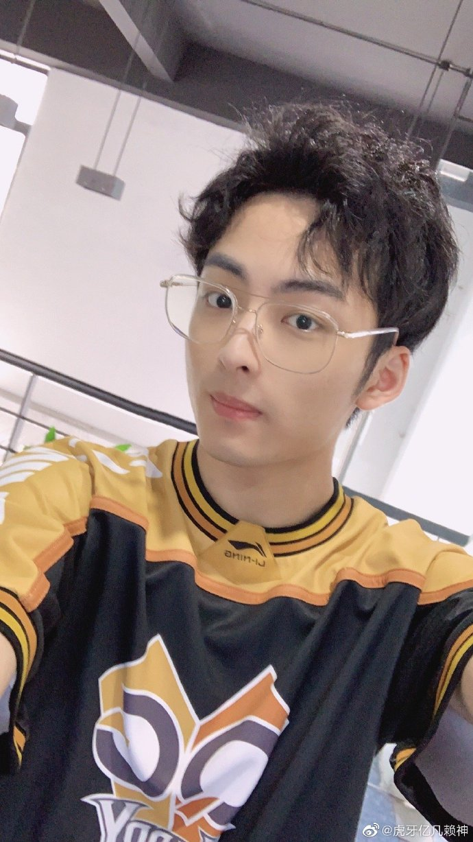 王者荣耀:赖神qg试训,杰杰祭出马超solo,赖神大胜实力获肯定