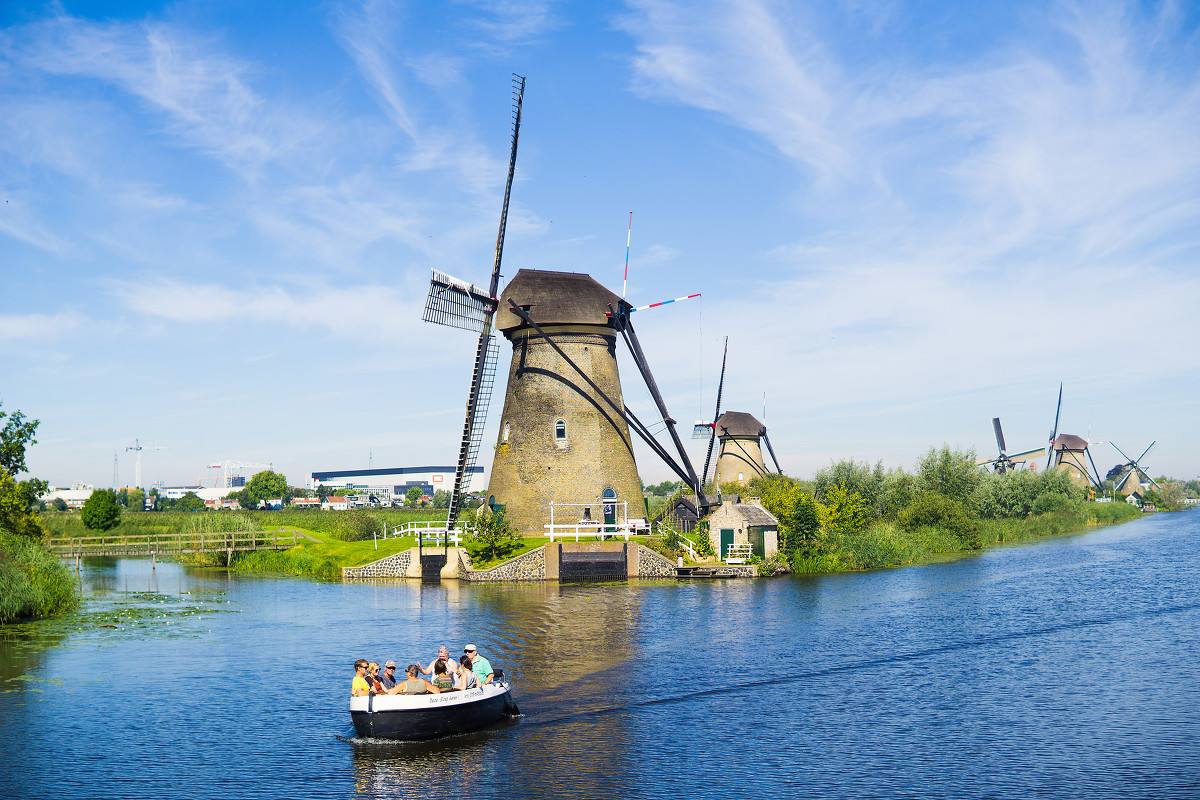 荷兰是一个怎样的国家简单概括描述一下