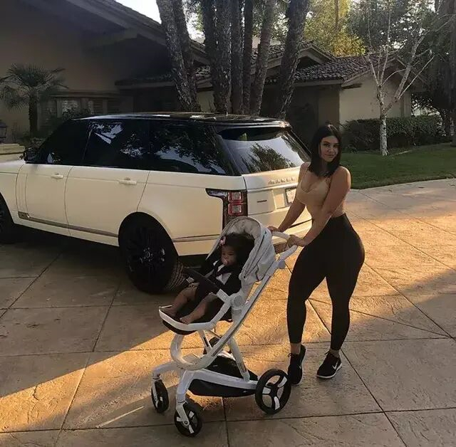 乔治女友吸取教训!上次见面被泡椒吐槽鞋丑,吸取教训换上绿色鞋