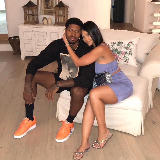 乔治女友吸取教训!上次见面被泡椒吐槽鞋丑,吸取教训换上绿色鞋