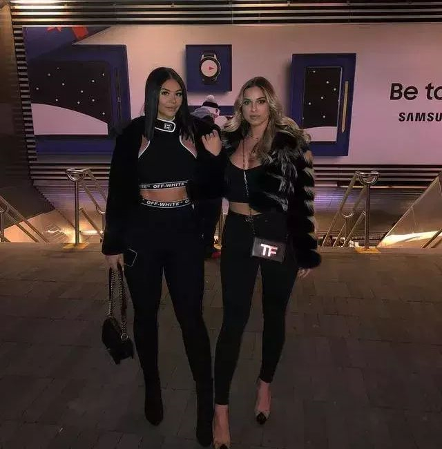 乔治女友吸取教训!上次见面被泡椒吐槽鞋丑,吸取教训换上绿色鞋