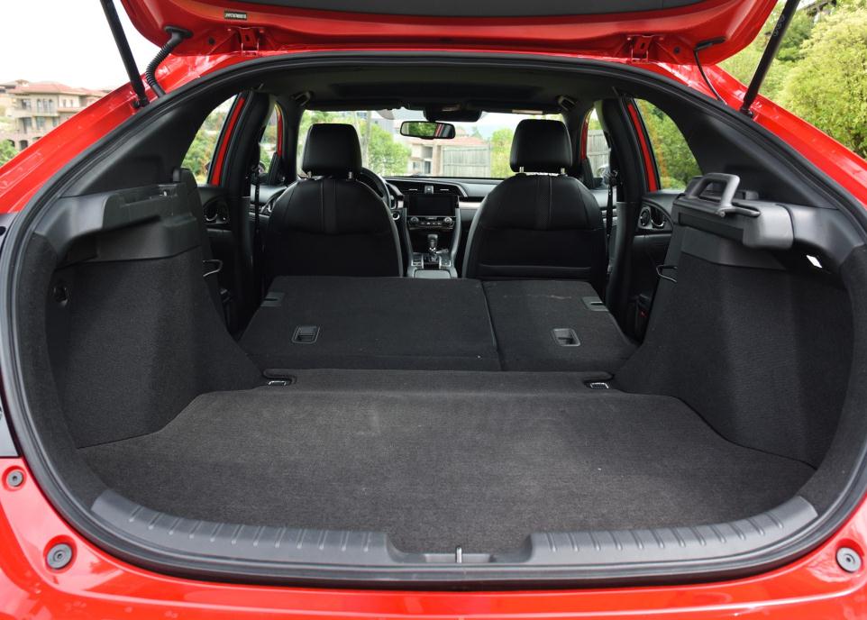 2021款本田思域来啦后排放倒可当床15t177马力