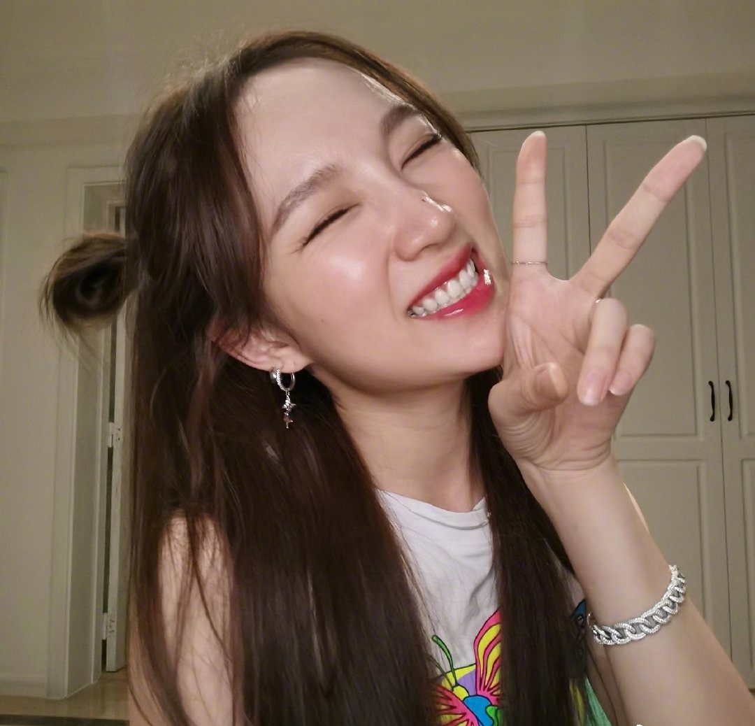 孟佳说20岁时不要多管闲事,却道出娱乐圈的现状,网友:三观很正