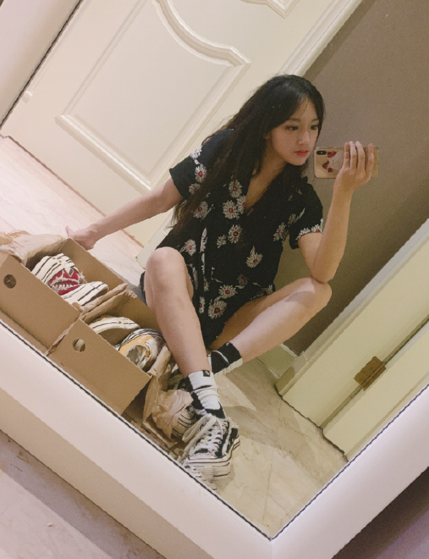 程潇深夜不睡觉晒自拍,只因秀新鞋?内涵意义太明显了