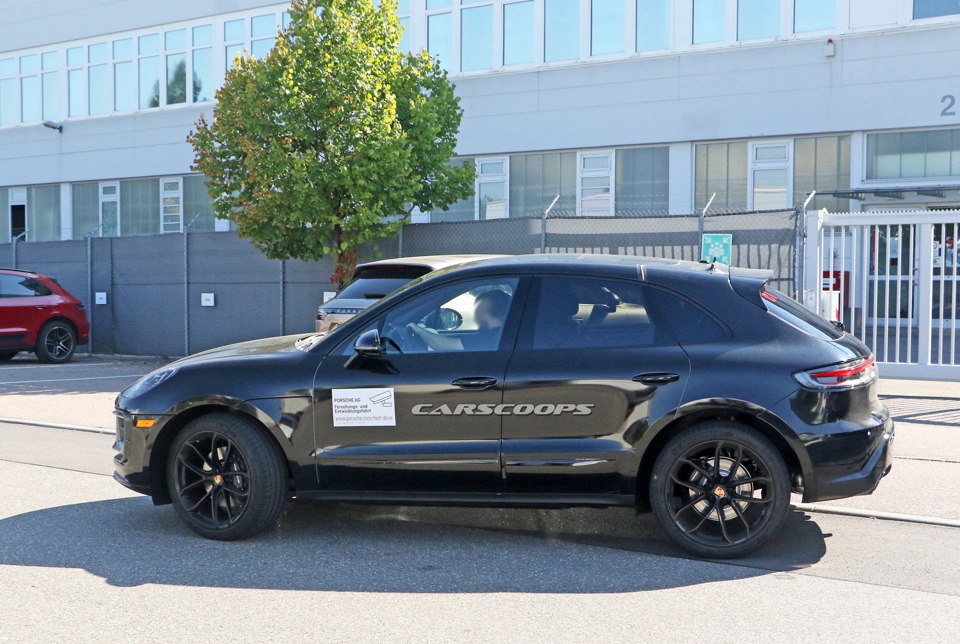 首款宽体suv比亚迪宋plus高调上市suv市场又添劲敌